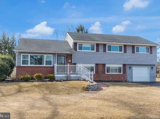 69 Upper Hilltop Rd, Yardley, PA 19067