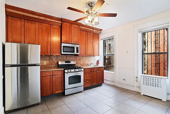 Rented by Capri Jet Realty Corp | media 1