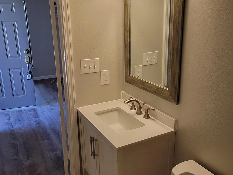5916 Lago Vista Way #B — Photo 11
