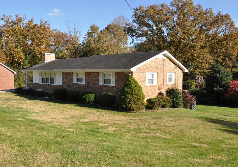 1st image of 517 Clover Dr