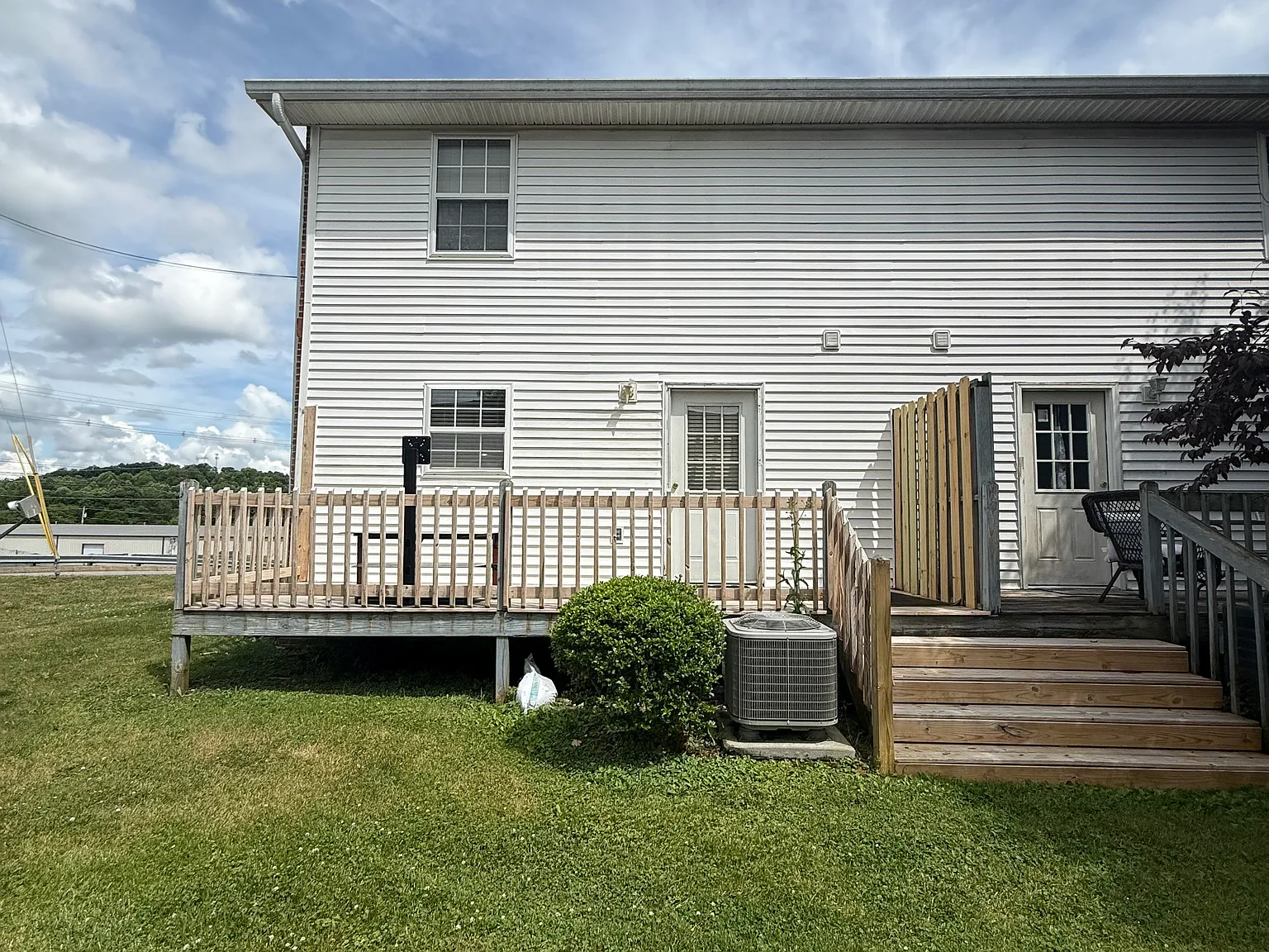 2 bed, 1.5 bath, 1240 sqft, $1,300 — Photo 2