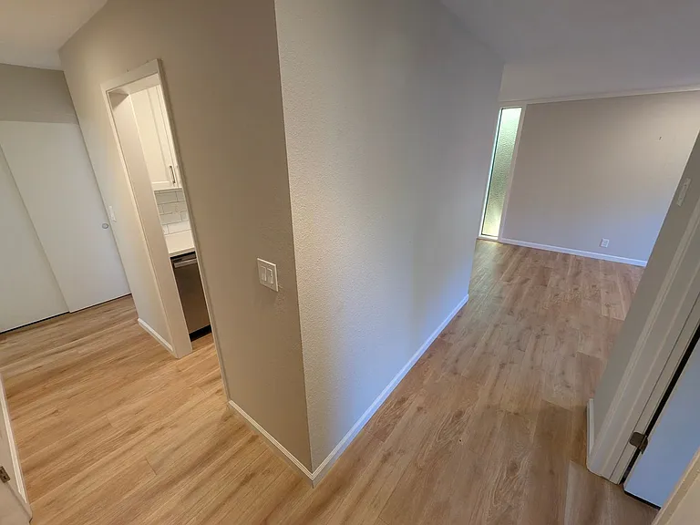 2650 Jones Rd #11 — Photo 3