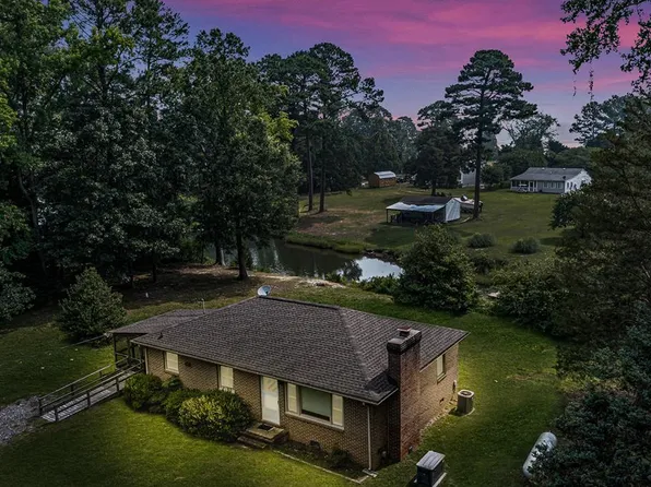 427 W Bay Dr, White Stone, VA 22578