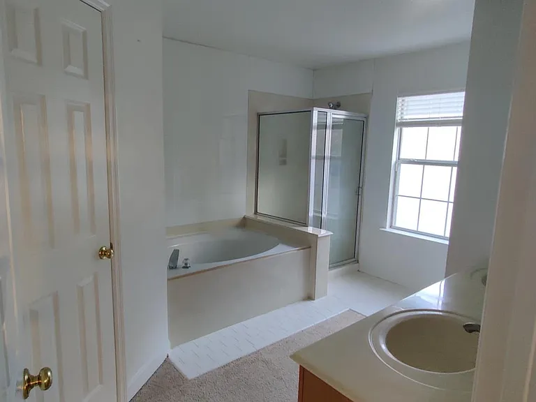 101 Yewleaf Dr — Photo 6