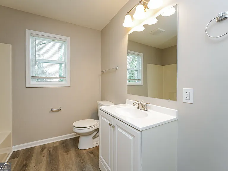 2704 Laurel View Dr — Photo 13
