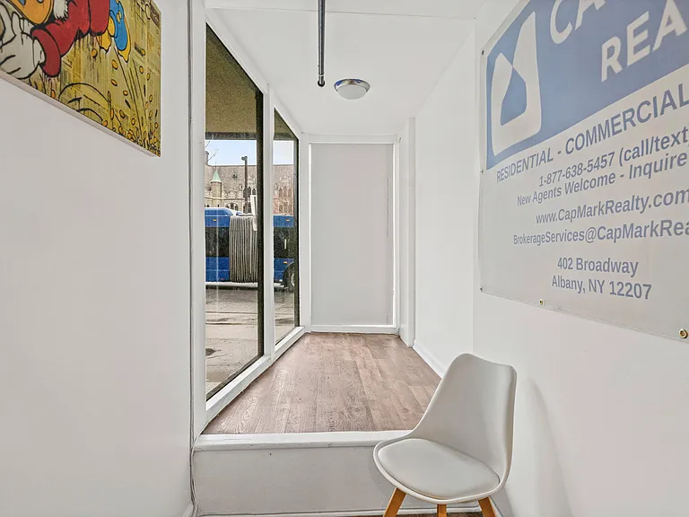 402 Broadway #1 — Photo 3