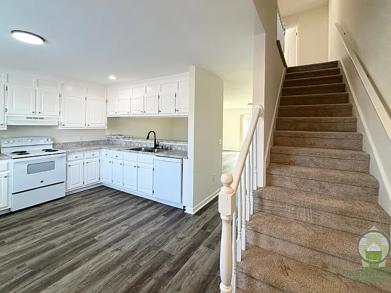 1216 N Main St #A6 — Photo 3
