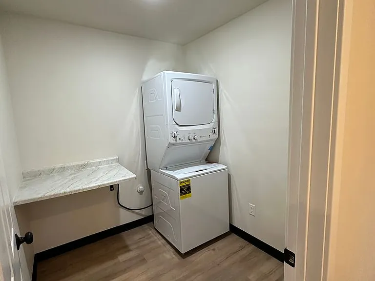 1201-1203 Atrium Ct — Photo 6