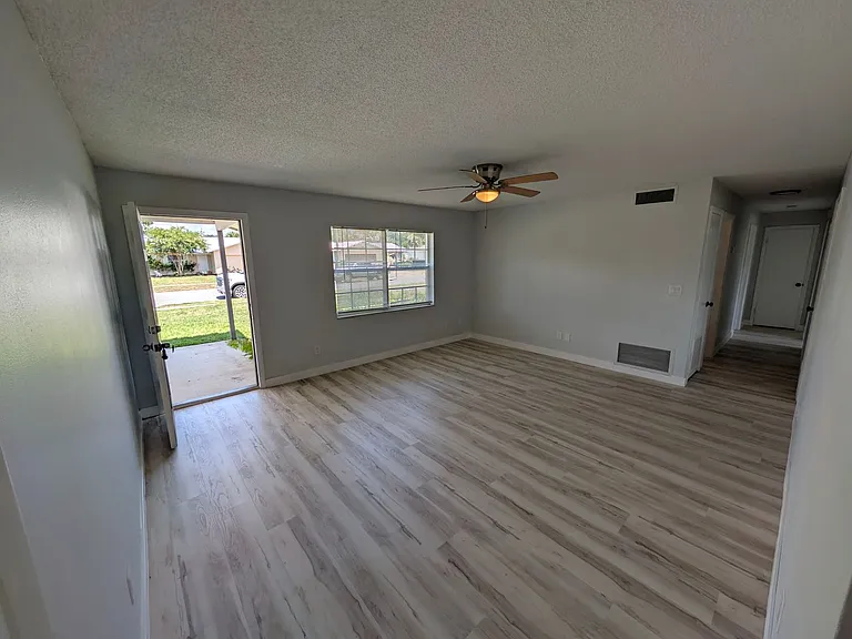 4840 Volusia Ave — Photo 4