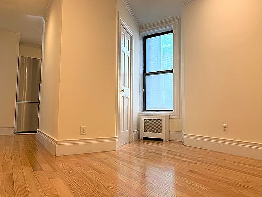 1st image of 27 Morton St #1
