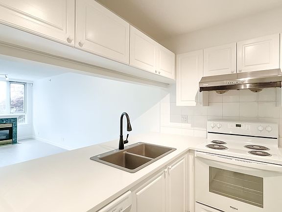 5th image of 5860 Dover Cres #213