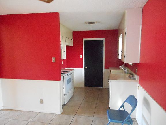 3rd image of 3850 Janice Ln