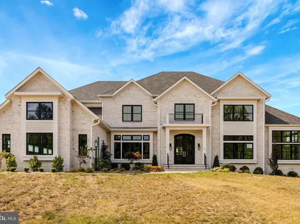 11108 Corobon Ln, Great Falls, VA 22066