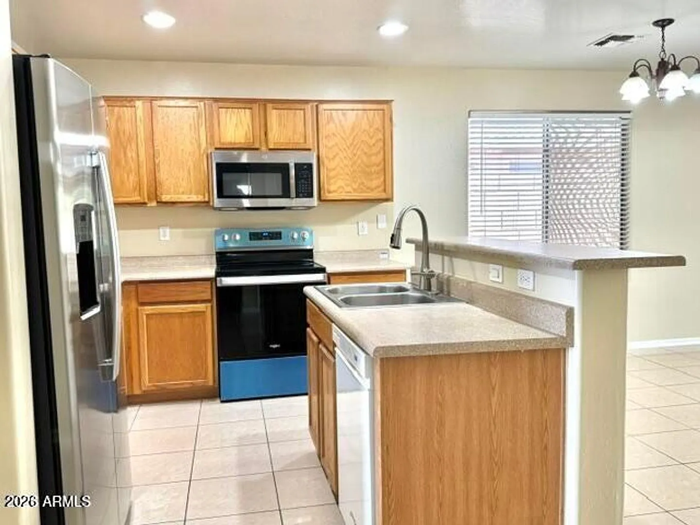 Excellent price on this 4 bedroom in a great Goodyear location! — Photo 2