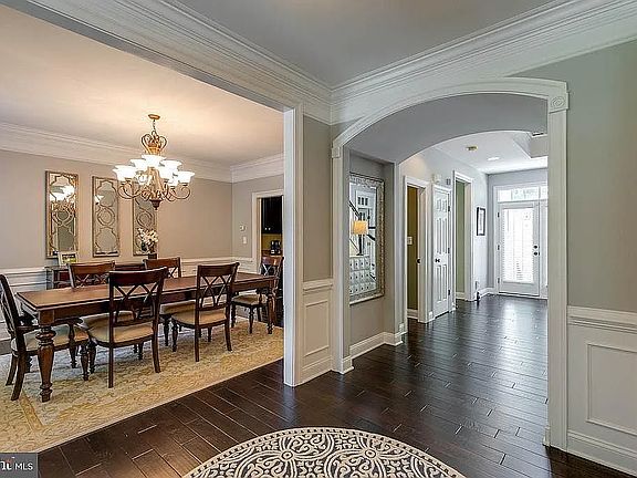 4th image of 43985 Riverpoint Dr