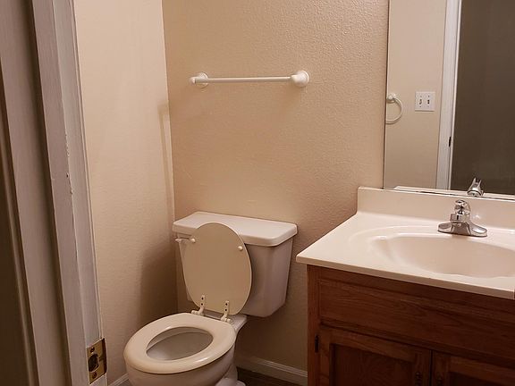 Half bath off the entrance