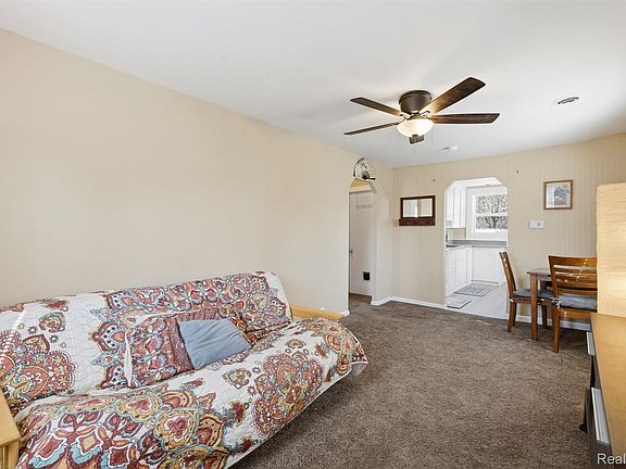 3rd image of 2335 Holmes Rd