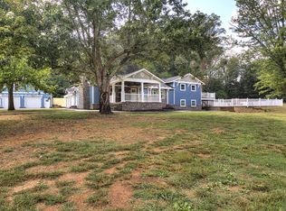 3717 Henderson Rd, Knoxville, TN 37931