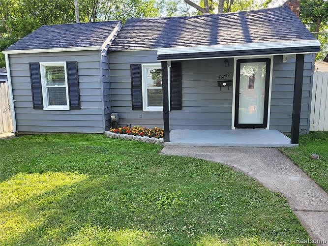 1st image of 28739 Pinehurst St