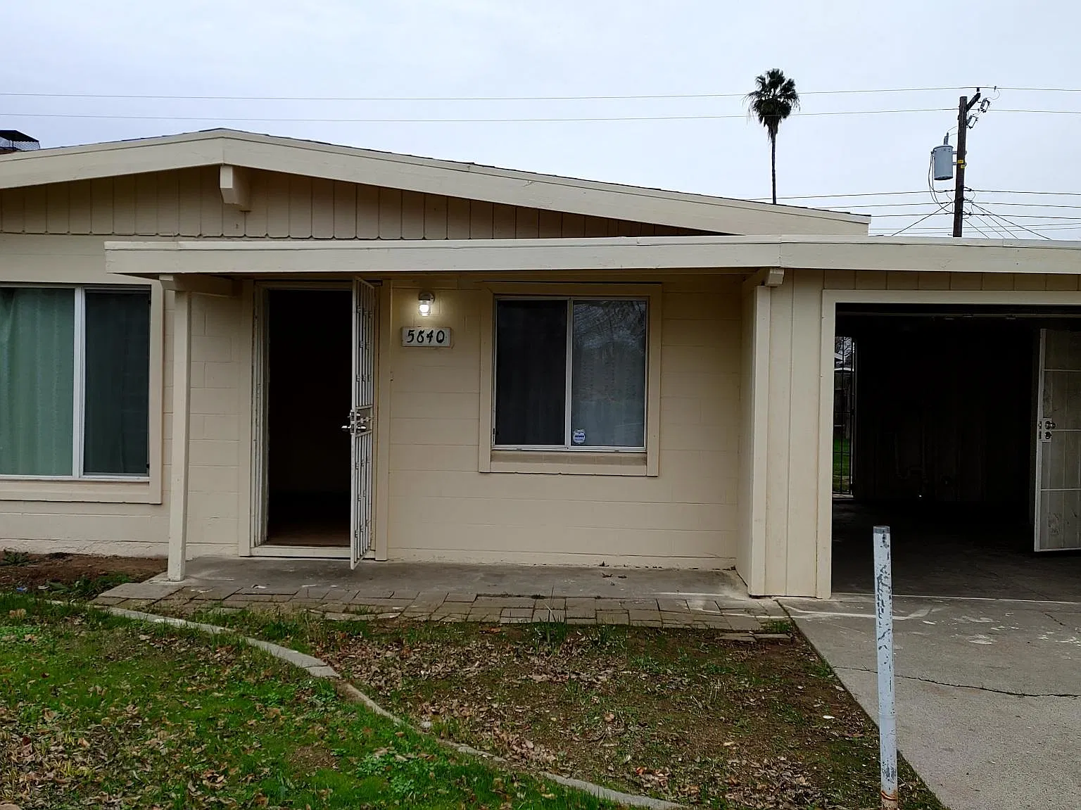 3 bed, 1040 sqft, $2,200 — Photo 2
