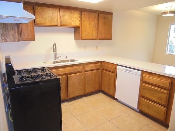 5th image of 8514 Rose St #B
