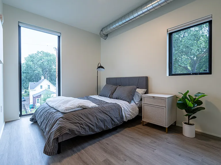2716 Grand Ave S #204 — Photo 14
