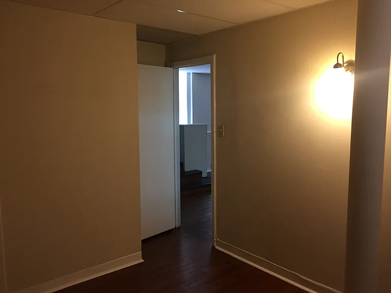 3207 Clarence Ave #B3 — Photo 5