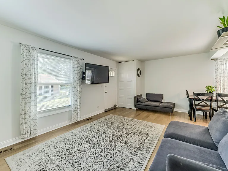 242 Harvest Ct — Photo 9