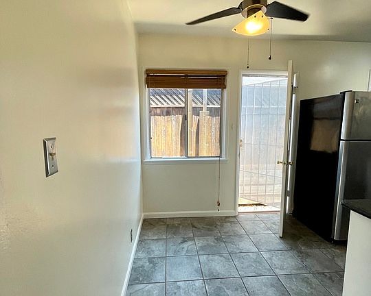 5th image of 11909 Jefferson Blvd APT 1/2