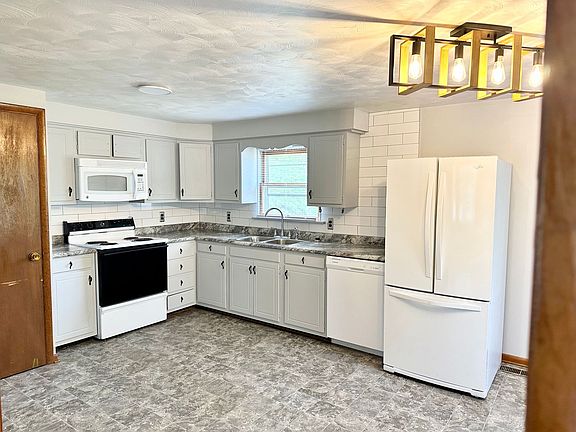 5th image of 6320 & 6322 N Fruitridge Ave #6322