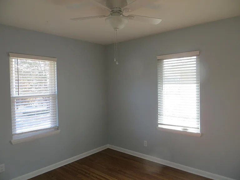 2824 S 76th Ave — Photo 11