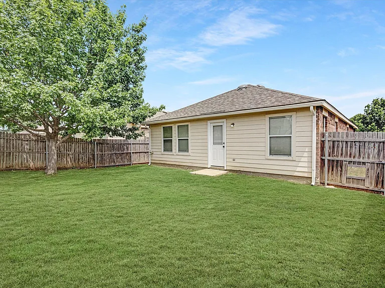4816 Waterford Dr — Photo 24