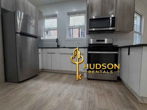137 W 54th St #5, Bayonne, NJ 07002