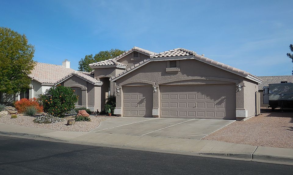 2nd image of 633 N Vista Del Sol