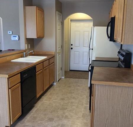 2nd image of 2534 Alderwood Ave