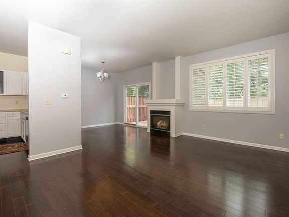 5th image of 4552 Hilltop Dr
