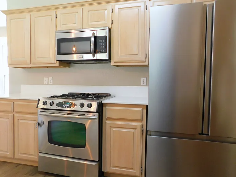 2529 John Dr — Photo 9