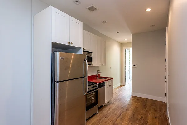 Rented by Nooklyn NYC LLC | media 38