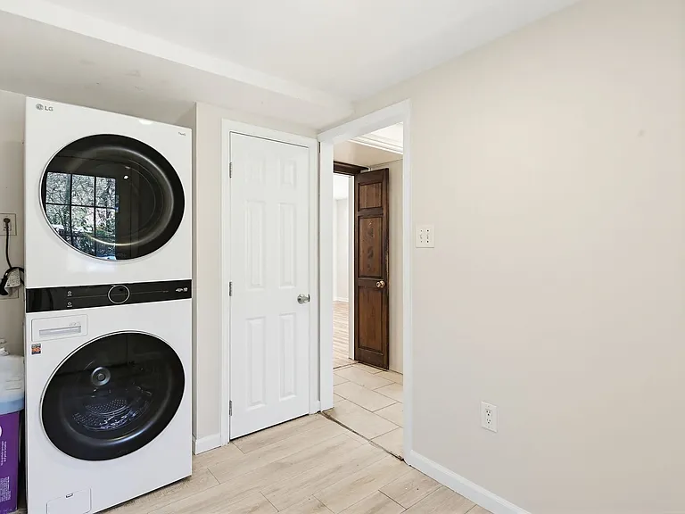 9717 Hedin Dr — Photo 10