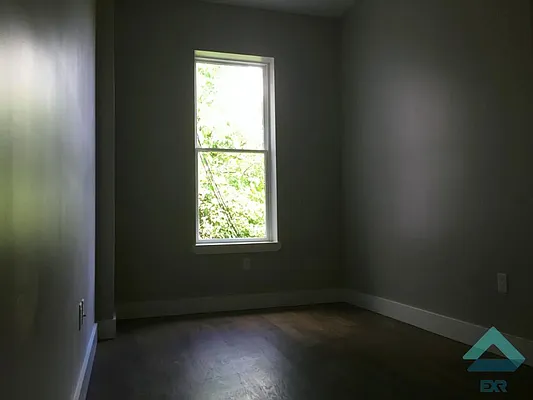 Rented by EXR | media 54