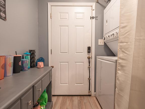 4th image of 2817 Bagley St