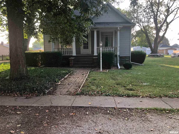 207 N Oak St, Bluffs, IL 62621