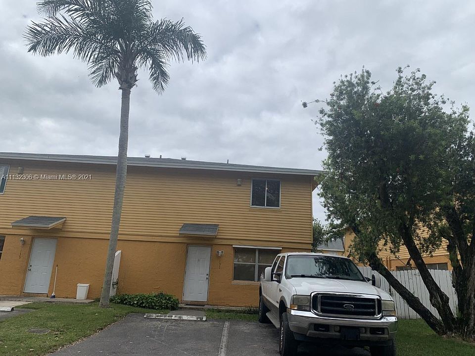 1st image of 137 NE 12th Ave #137