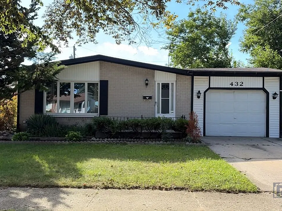 432 Van Lawn St