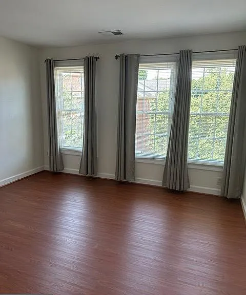 1811 Fallbrook Ln — Photo 24