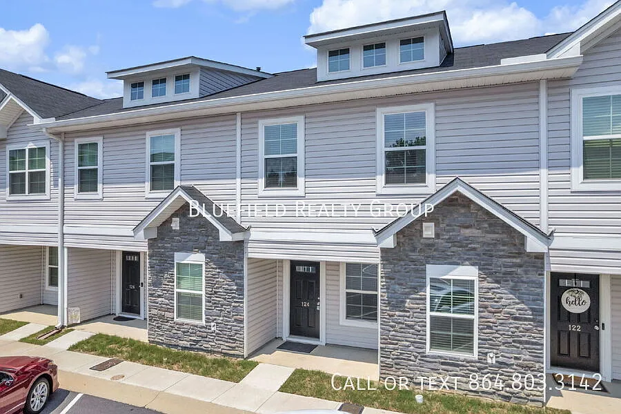 Modern 2-Bedroom, 2.5-Bath Townhome with Stylish Living in Simpsonville $1,585/mo rent — Photo 2