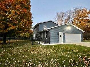 6024 Litchfield Ln, Kalamazoo, MI 49009