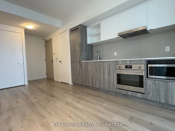 138 Downes St #2608, Toronto, ON M5E 0E4