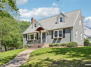 571 Laurel Rd, Ridgewood, NJ 07450