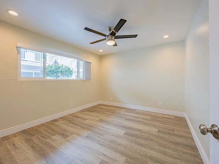 2411 Prospect Ave #107 — Photo 15